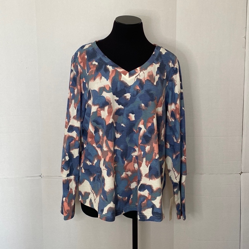 Zac & Rachel Woman V- Neck Waffle Knit Top - Plus Size 2X NWT.